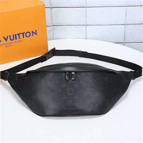 louis vuitton discovery bum bag.